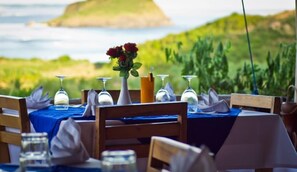 Outdoor dining - Blue Monkey Villas (Kuta)