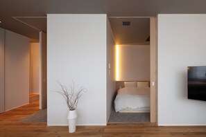 Bureau, espace de travail pour ordinateur portable