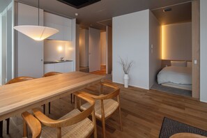 Bureau, espace de travail pour ordinateur portable