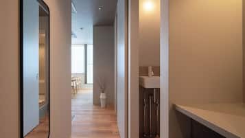 Desk, laptop workspace, iron/ironing board, free WiFi