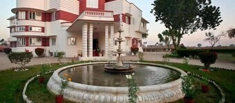 Karni Bhawan Palace