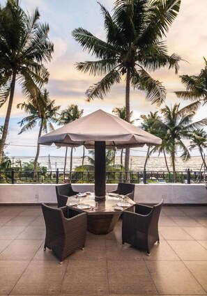 屋外ダイニングエリア