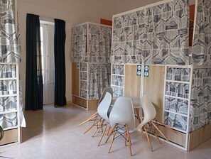 Dining - Inhawi Hostel (St. Julian's)