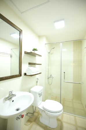 Bathroom - Istay Studio Apartment (Hanoi)