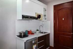 Private kitchen - Istay Studio Apartment (Hanoi)