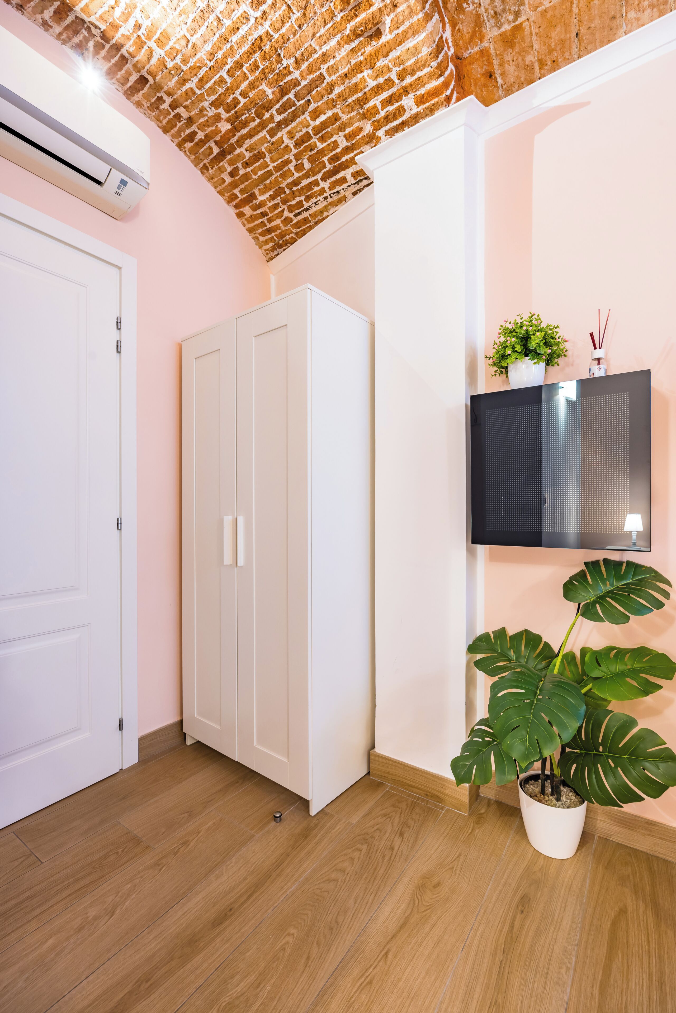 Rom (1 Bedroom) | 1 soverom og sengetøy