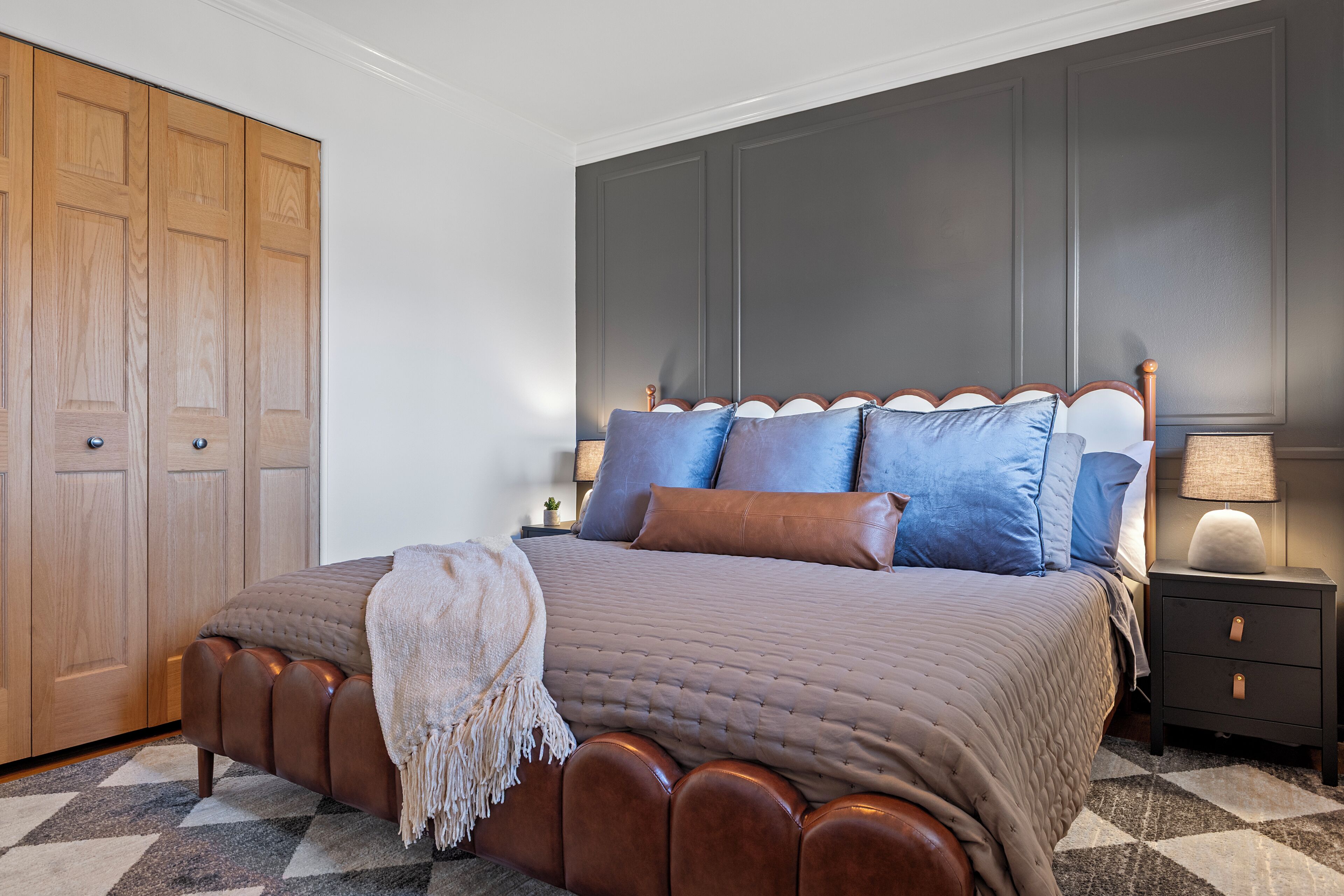 3 slaapkamers, een strijkplank/strijkijzer, wifi, beddengoed