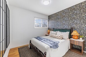 3 chambres, fer et planche à repasser, Wi-Fi, draps fournis