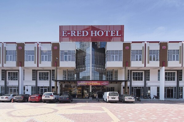 Exterior - E-red Cosmo Hotel (Bukit Mertajam)
