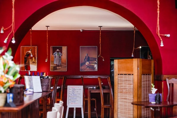 Dining - Les 3 Metis Hotel and Restaurant (Antananarivo)