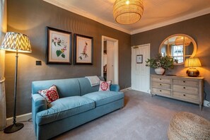 Living area - The George Inn (Bath)