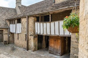 Exterior - The George Inn (Bath)