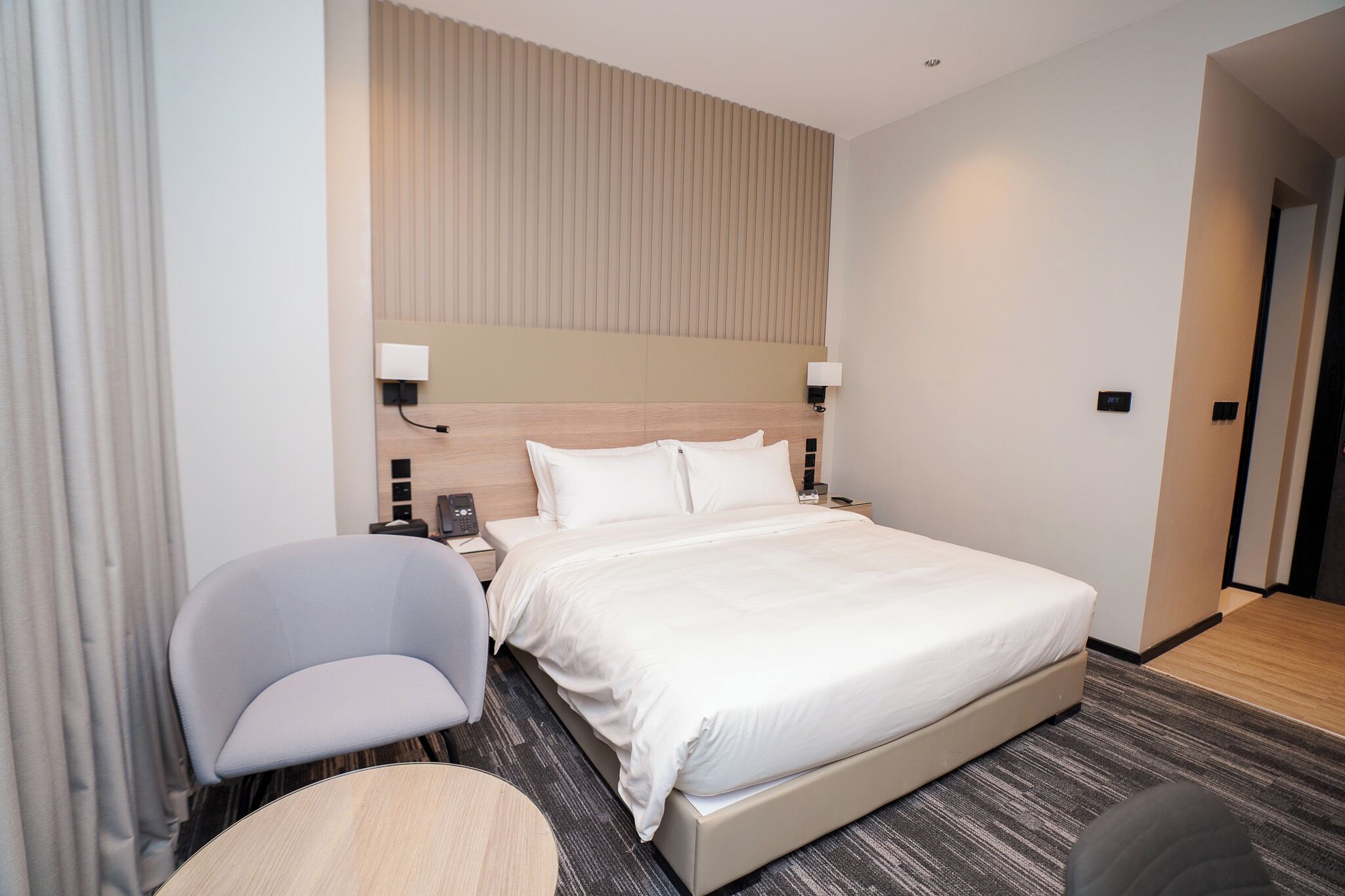 Cortinas blackout, tabla de planchar con plancha y cunas gratuitas 