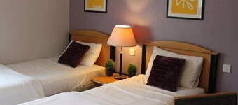 Redwings Lodge