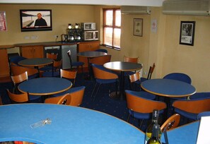 Dining - Redwings Lodge (Huntingdon)