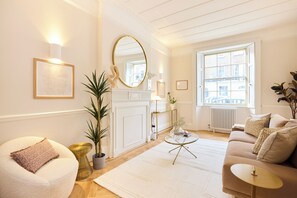 Living area - The West London House (London)