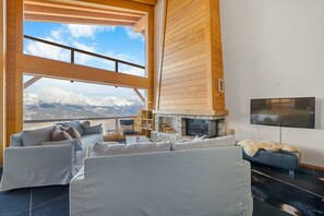 Fernseher, Kamin