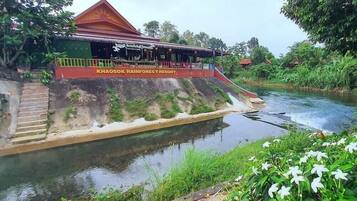 Khuôn viên nơi lưu trú