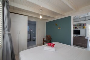 2 bedrooms, desk, iron/ironing board, free WiFi - Villa 24
A luxuriously comfortable villa with everything for a carefree holiday (Willemstad)