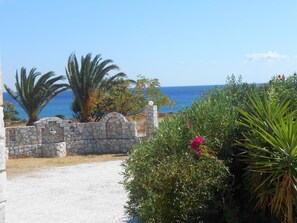 Property grounds - Iris Apartments and Rooms (Kantanos-Selino)