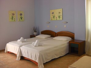 Room - Iris Apartments and Rooms (Kantanos-Selino)