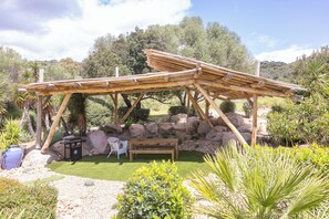 Property grounds - Local stone villa with private pool 2 minutes from Palombaggia (Porto-Vecchio)