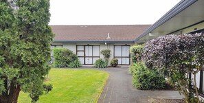 Exterior - Airport Garden Inn (Auckland)