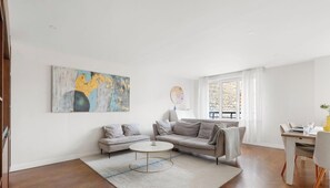 TV, offices - Residence d Exception – A 5 mins de La Defense (La Garenne-Colombes)