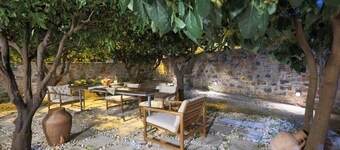 Ammos Cozy Family Retreat