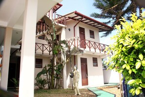 Exterior detail - New Bay View Villa (Weligama)