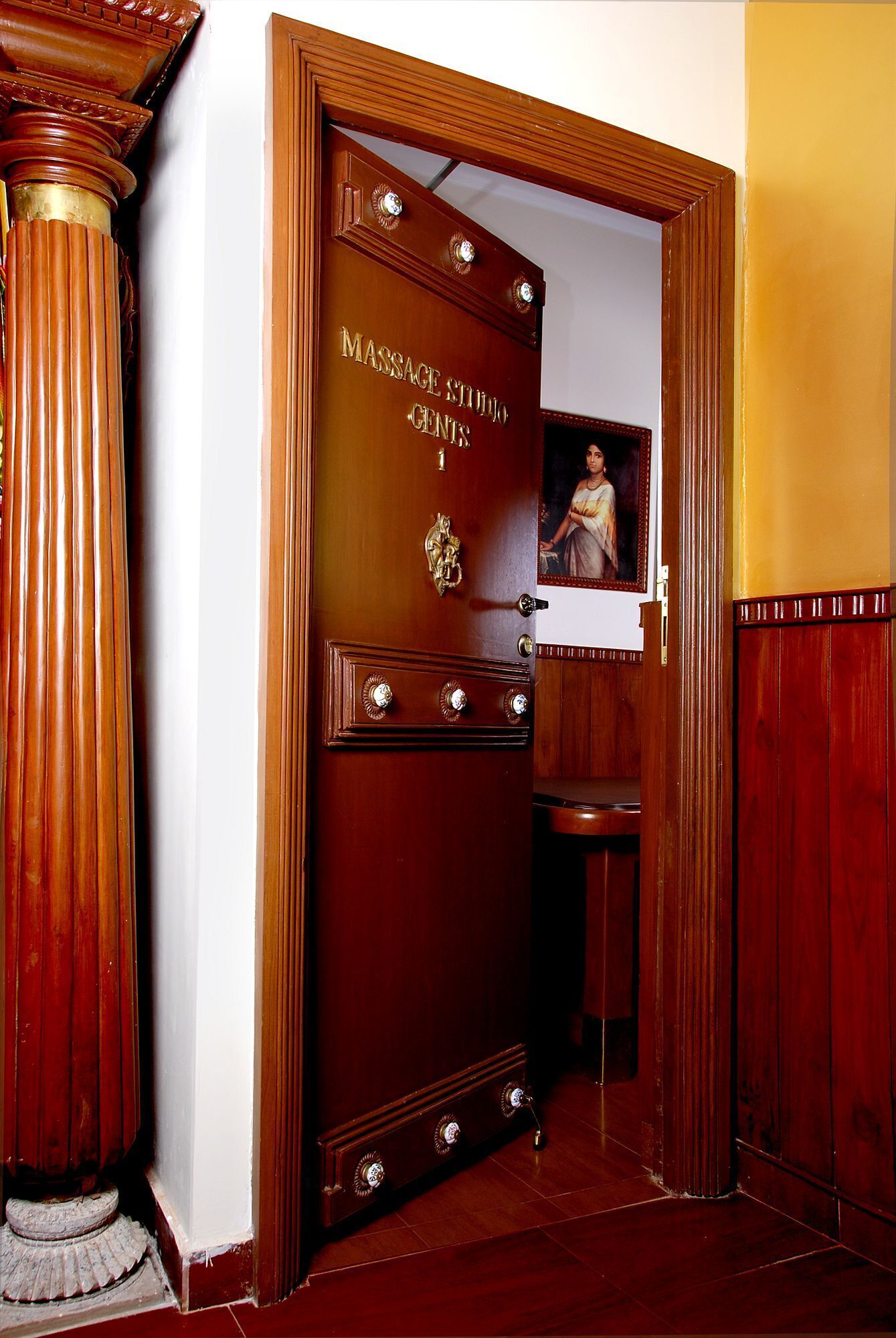 المنشأة من الداخل