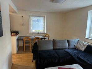 TV - Apartment 'Ferienwohnung' with Wi-Fi (Recklinghausen)