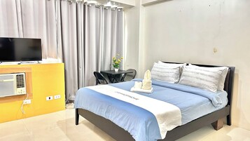 Standard Stüdyo, Şehir Manzaralı | Masa, ücretsiz kablosuz İnternet, çarşaf takımı 