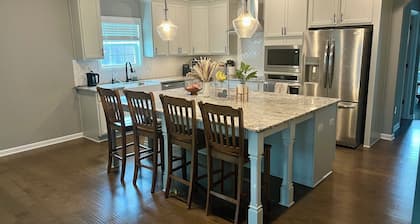 Peaceful spacious 4-bedroom Kid-Friendly 2026 Master's Retreat.