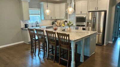 Peaceful spacious 4-bedroom Kid-Friendly 2026 Master's Retreat.