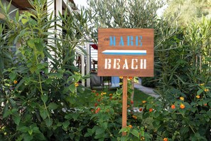 Exterior detail - Jasmine Suite Bath Cavallone Directly on the beach, with TENT INCLUDED (Lido di Camaiore)