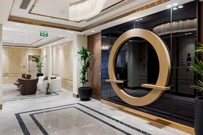 Lobby - Wonderful 1BR Apartment at East Crest (Dubai)