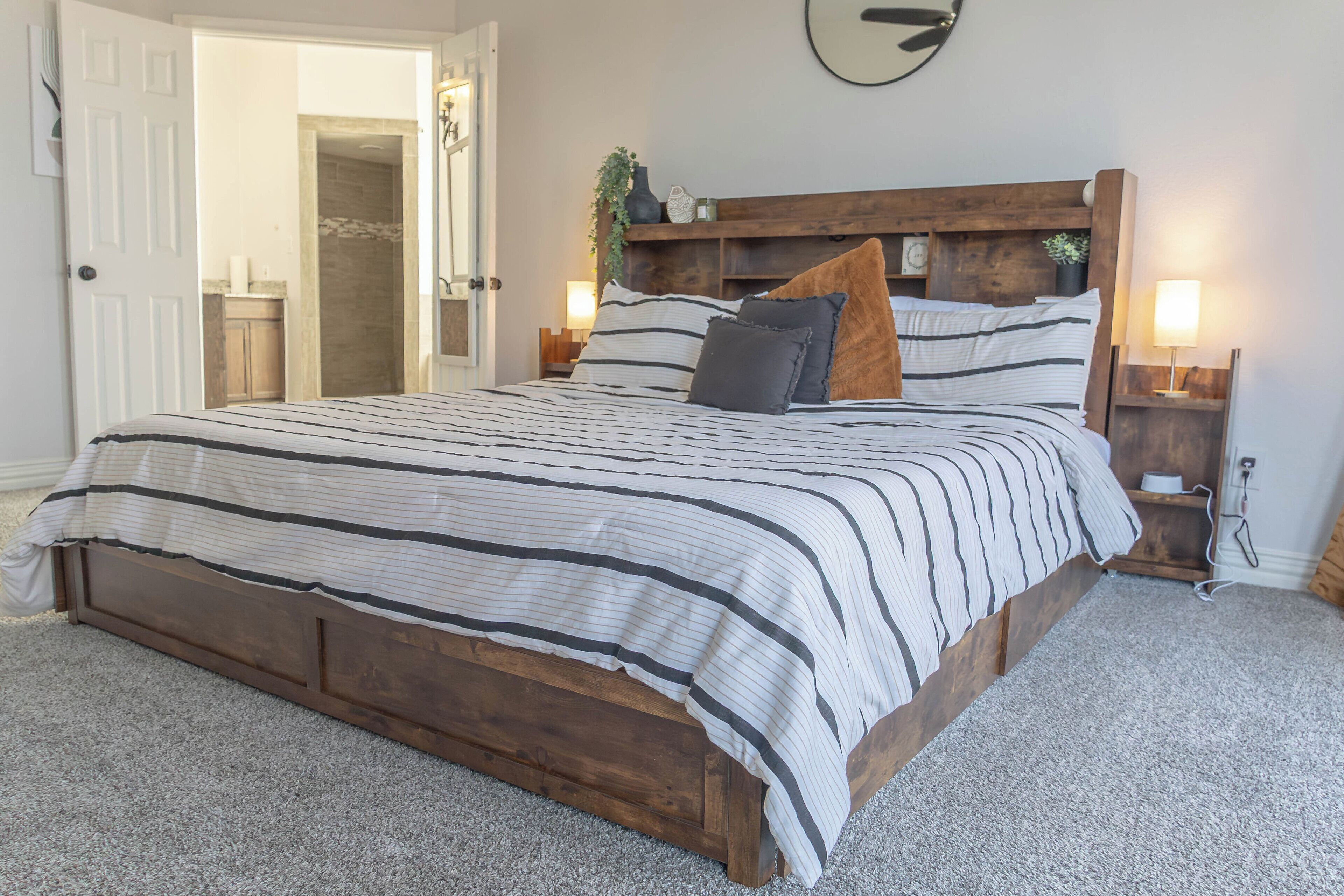 Bügeleisen/Bügelbrett, kostenloses WLAN, Bettwäsche