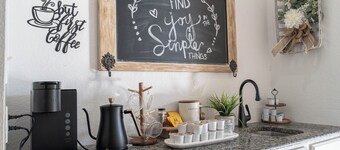 Cozy 5 BR Haven at Stovall Park