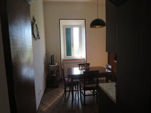 Dining - G-House - Three Bedroom Apartment, Sleeps 5 (Rocca di Cave)