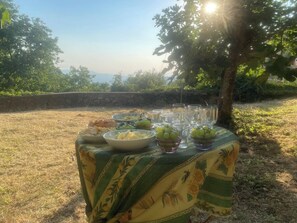 Outdoor dining - G-House - Three Bedroom Apartment, Sleeps 5 (Rocca di Cave)