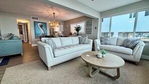 TV - On The Beach - Direct Sand Access! (Fort Myers Beach)
