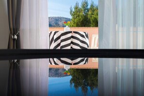 Interior - Apartment Daisy is a newly renovated apartment in a quiet area of Baška with a large balcony. (Baška)