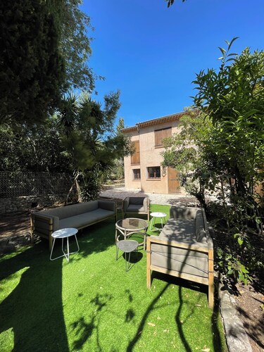 Cozy holiday apartment, quiet neighbourhood, town center & beach by foot