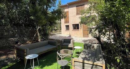 Cozy holiday apartment, quiet neighbourhood, town center & beach by foot