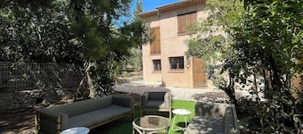 Cozy holiday apartment, quiet neighbourhood, town center & beach by foot