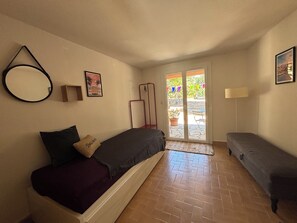 Fer et planche à repasser, Wi-Fi, draps fournis