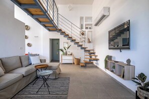 Living area - Port city haifa- beachfront complex (Haifa)