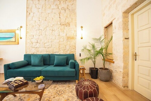 PORT CITY HAIFA-Urbn Oasis w Private Pool Downtown
