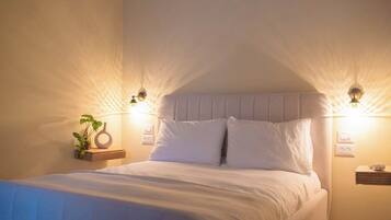 5 bedrooms, iron/ironing board, free WiFi, bed sheets
